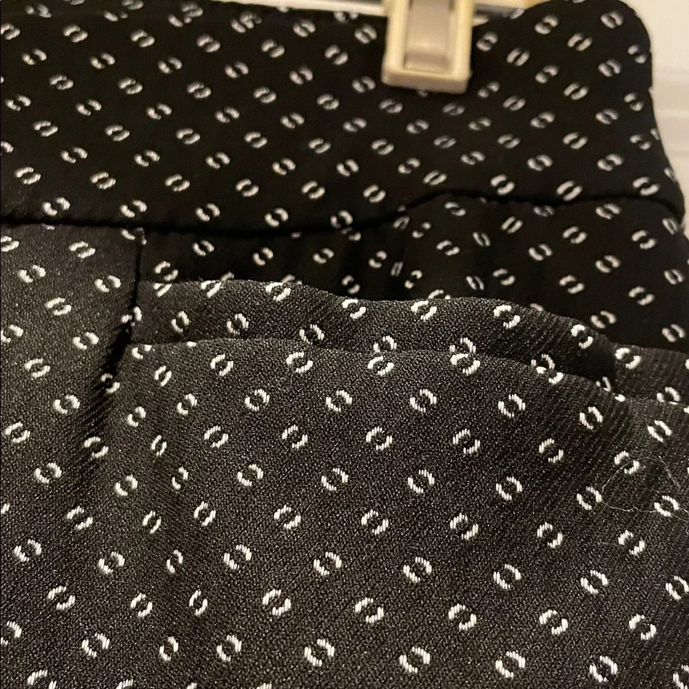 Chico’s Graphic Patterned Pants BlackWhite Size 4R Straight Leg Slimming Preppy - Picture 2 of 14